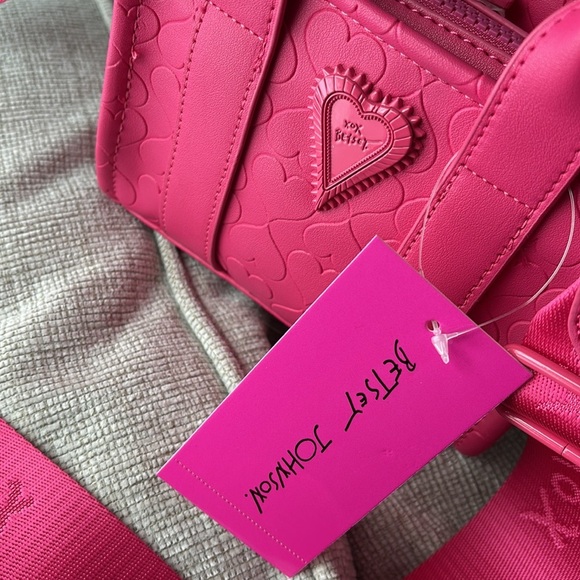 Rare Betsey Johnson Heart Fushia Pink XORAINQ Mini Tote/CrossBody Bag Summer - Picture 4 of 13